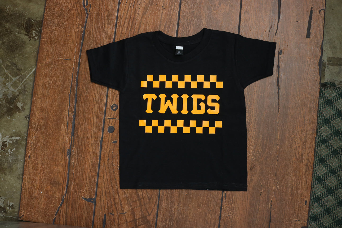 Twigs Checkered